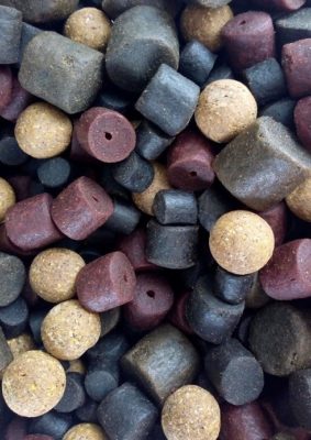 Halibut-mega pellet mix bojlival (4 féle pellet + 1 féle bojli) 5 kg